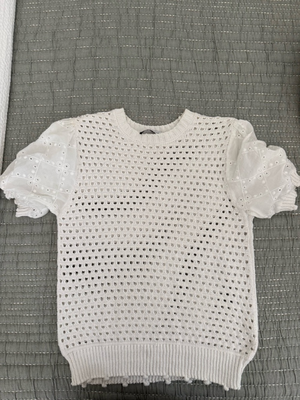 Zara White Eyelet Puff Sleeve Knit Top